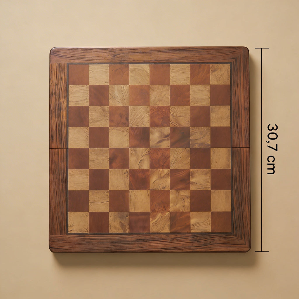 Scacchiera pieghevole in legno di mogano con pezzi in ottone
